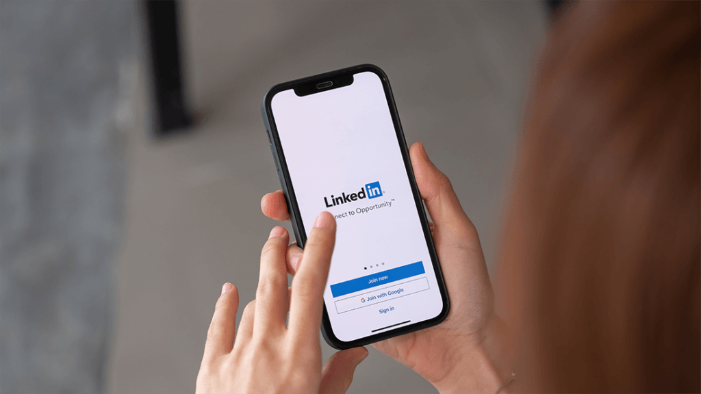 With so many employees, managers, business owners, and members of the c-suite all in one place, you may have wondered how to promote your business on LinkedIn
